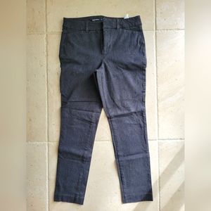 Old Navy. High rise pixie pants. Size 4.